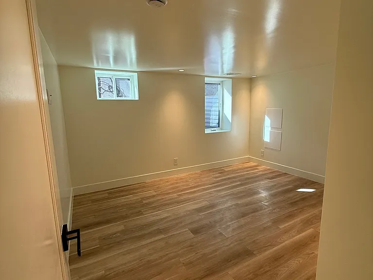 950 E Bayaud Ave — Photo 16