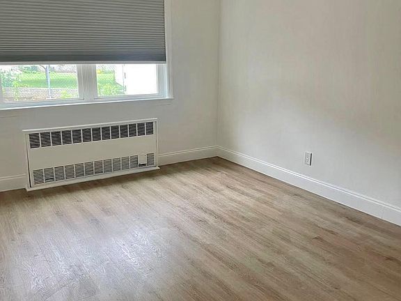 5th image of 20-14 Utopia Pkwy Floor 2