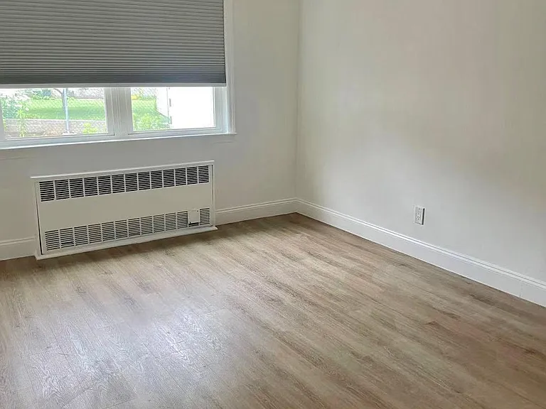 20-14 Utopia Pkwy #2 — Photo 5