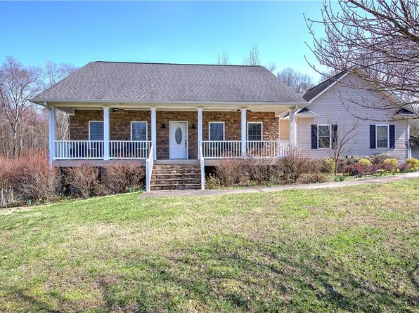 1005 Harmony Rd SE, Silver Creek, GA 30173