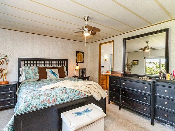 5th image of 5900 64th St NE #202