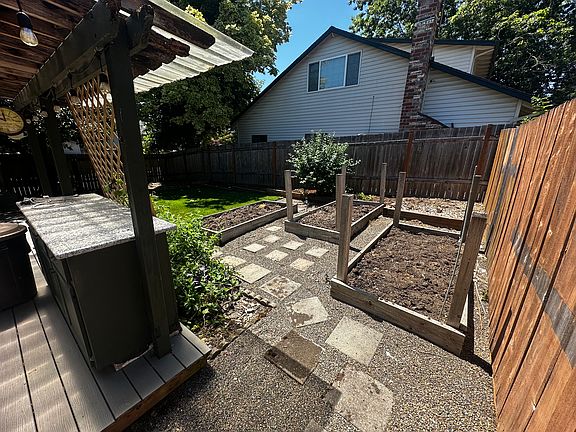 backyard, garden boxes