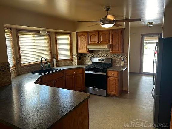 3rd image of 11297 Martha Dr