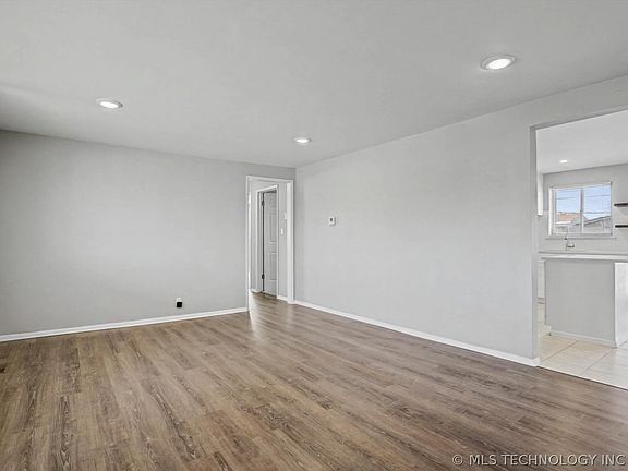 5th image of 2132 S 76th East Pl
