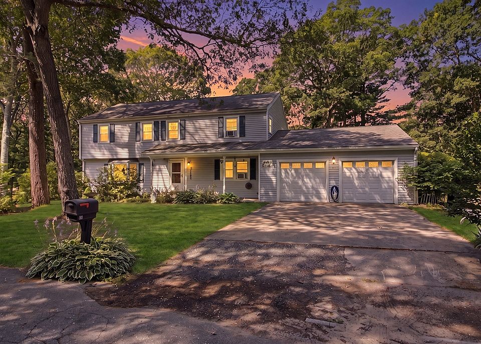 1st image of 10 Roberta Dr