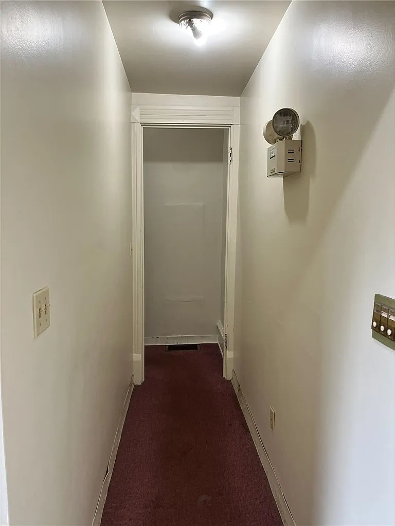 1 bed, 1.0 bath, $425 — Photo 2