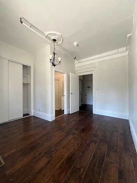 8 bed, 3600 sqft, $1,600 — Photo 3