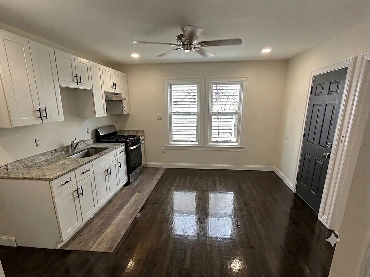 3 bed, 1300 sqft, $3,300 — Photo 3