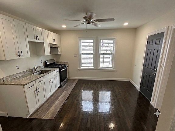 2nd image of 12 Boyd St #1