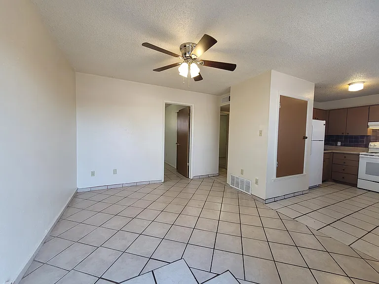 1410 S Espina St #7 — Photo 10