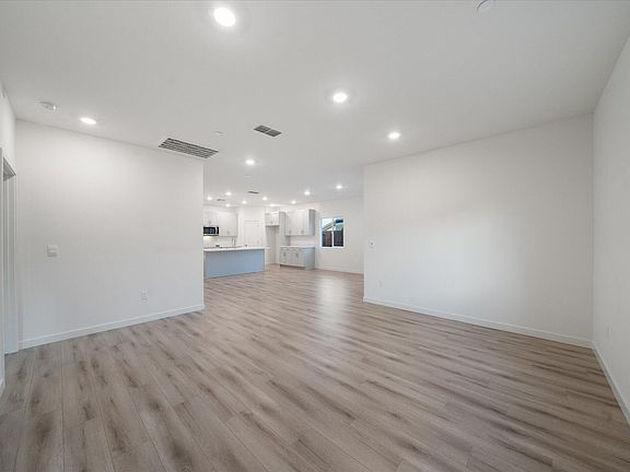 4th image of 4181 Haleakala Ave