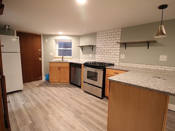 2nd image of 4847 N Washtenaw Ave #G