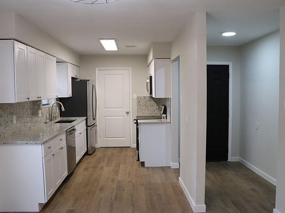 2nd image of 726 Cory St