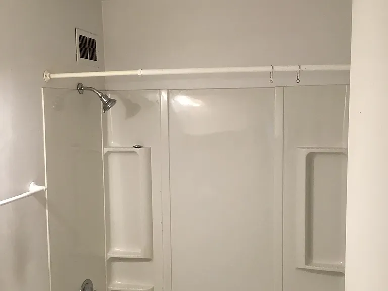 1006 Broadway St — Photo 36