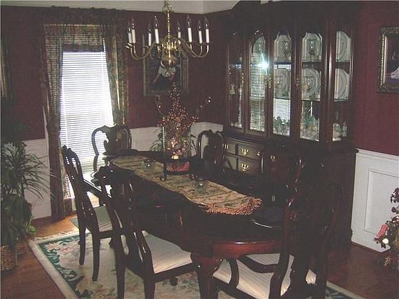 4th image of 1811 Turfland Dr