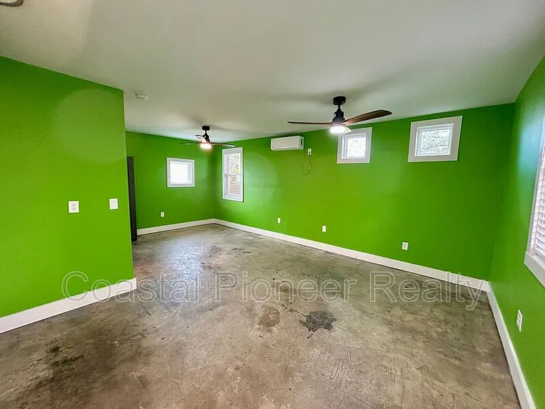 115 W Plymouth St #C — Photo 5