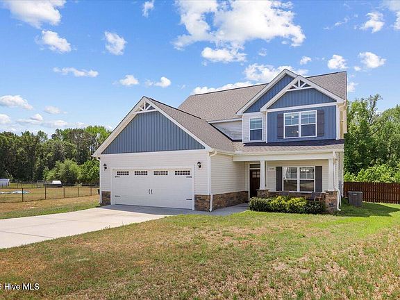 3rd image of 119 Auburn Bay Drive