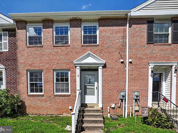 2nd image of 12 Hallview Ct