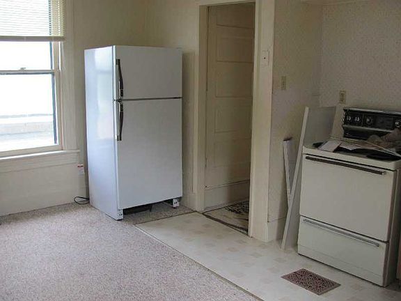 3rd image of 113 Park St