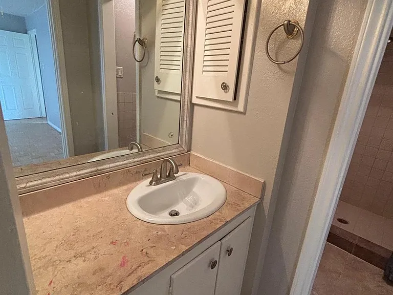 2710 Briarhurst Dr #5 — Photo 29