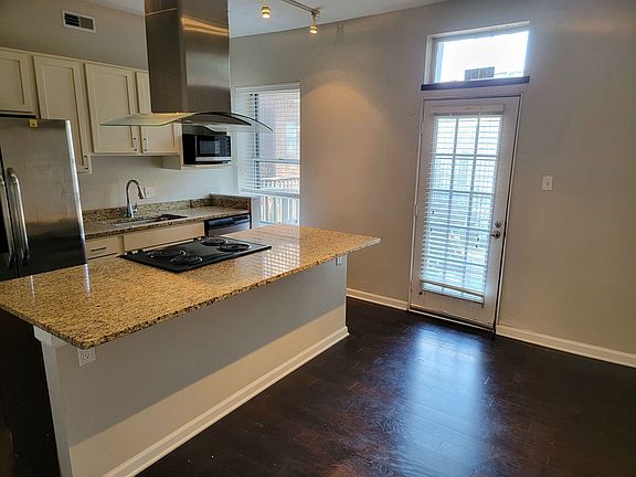 2nd image of 3453-3459 Crittenden St #2914-2916