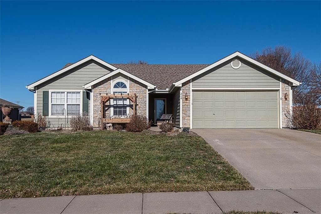 214 W 27th St, Eudora, KS 66025 Zillow