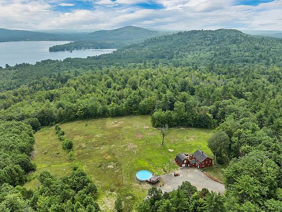 3rd image of 225 Simon Hill Road