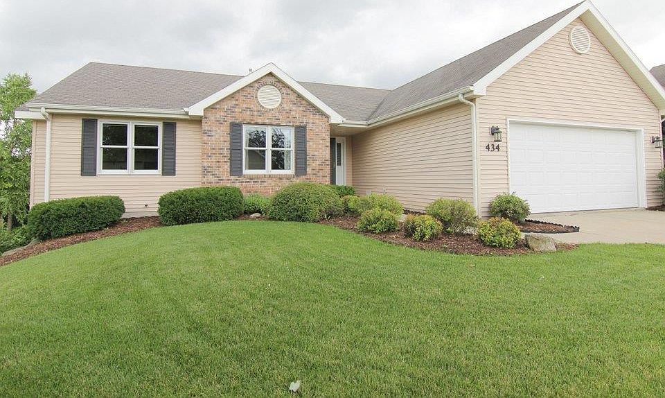 1st image of 434 Oakwood Dr