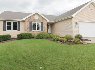 434 Oakwood Dr, Oregon, WI 53575