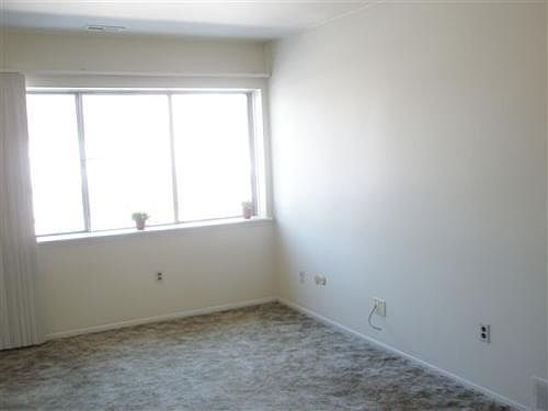 2nd image of 19169 Lahser Rd APT 10