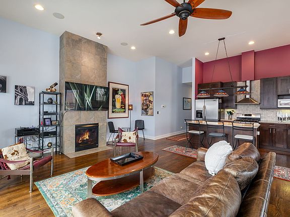 5th image of 3056 N Oakley Ave APT 4N