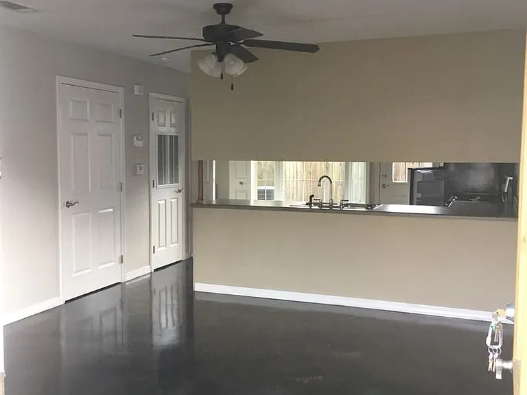 609 Bond St — Photo 3