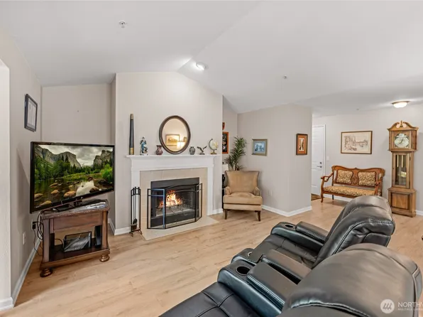 23303 Cedar Way #T201, Mountlake Terrace, WA 98043