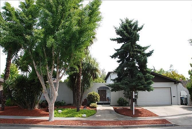 1st image of 722 Saranac Dr