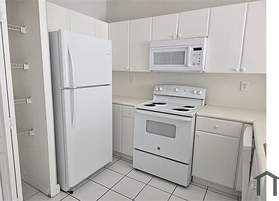 5th image of 1568 SE 26th St Unit 102