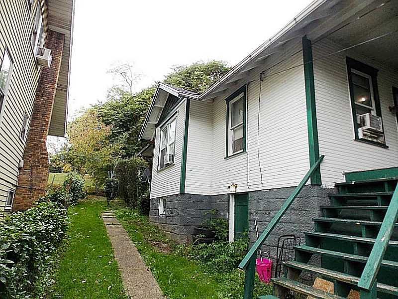 2nd image of 150 S 9th St
