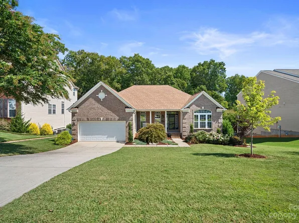 177 Pecan Hills Dr, Mooresville, NC 28115