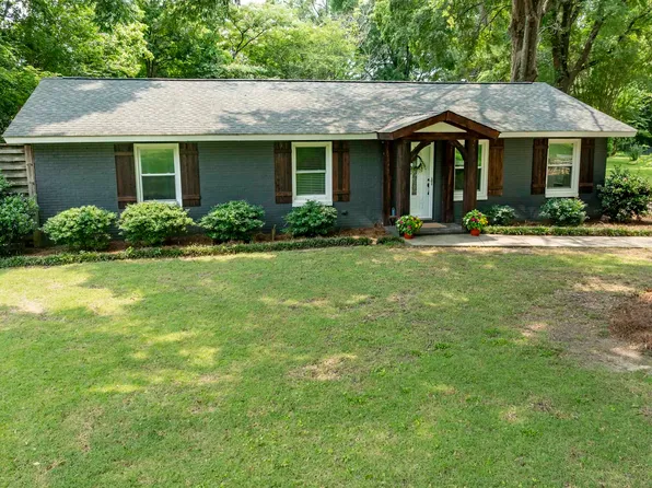 4032 Meadowview Cir, Birmingham, AL 35243