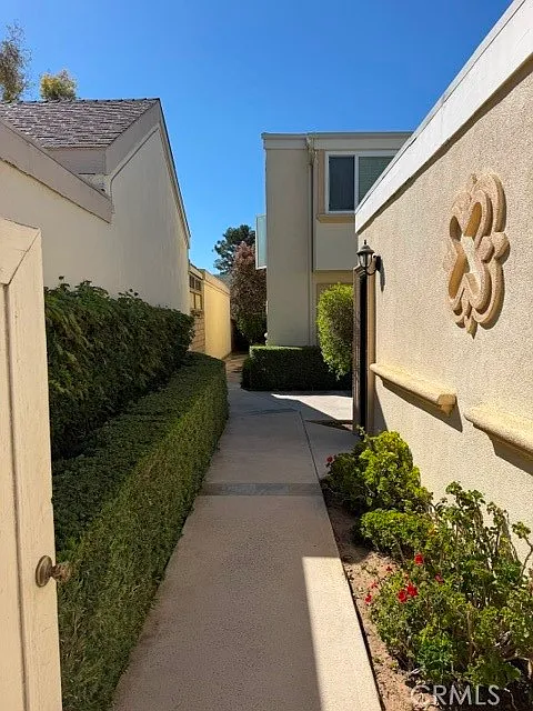 3 bed, 2.5 bath, 1750 sqft, $4,995 — Photo 1