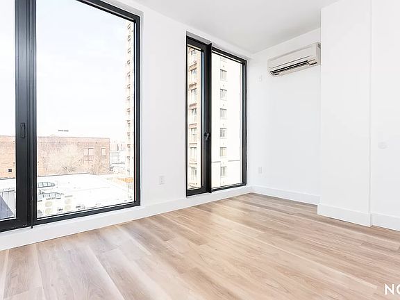 5th image of 303 Wythe Ave #306