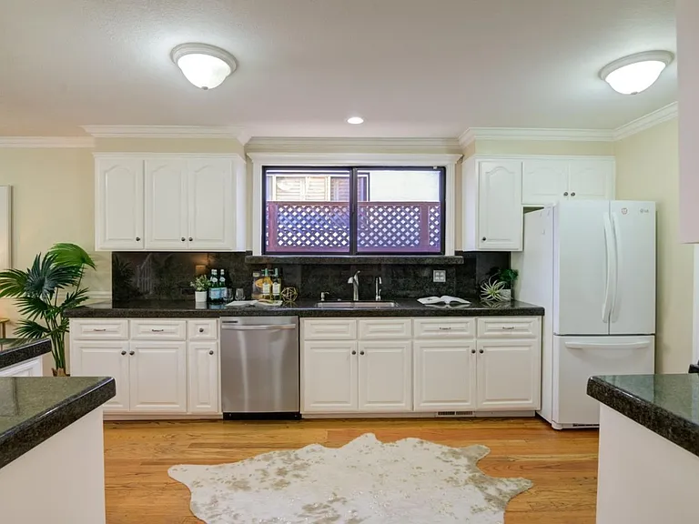 755 Sycamore Ave #101 — Photo 11