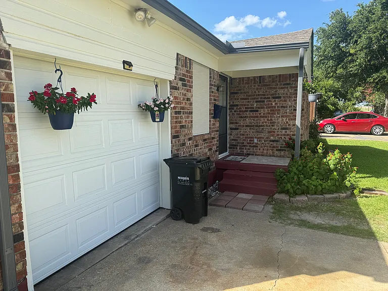 1807 Highland St — Photo 6