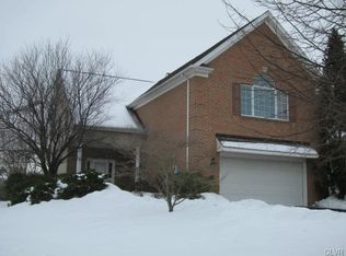 562 Parkside Ct, Allentown, PA 18104