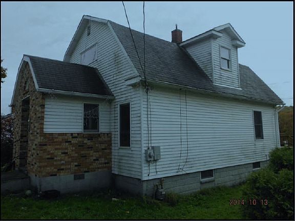 4th image of 162 Washington St