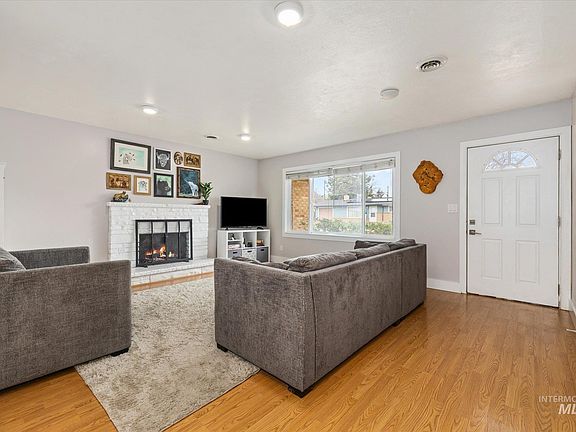 4th image of 4009 W Normandie Dr