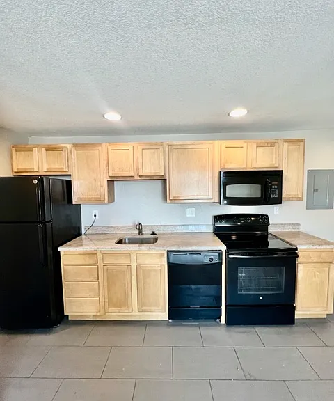 The Pearl Apartments — Photo 17