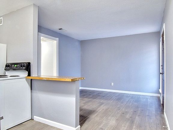 4th image of 1108 E Tucker St #110