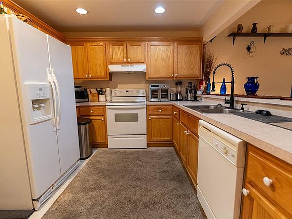 5th image of 2635 NE 7TH STREET #102