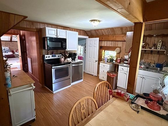 3rd image of 830 Main St