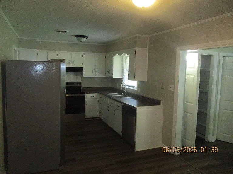 1925 W Whitney Ave — Photo 6